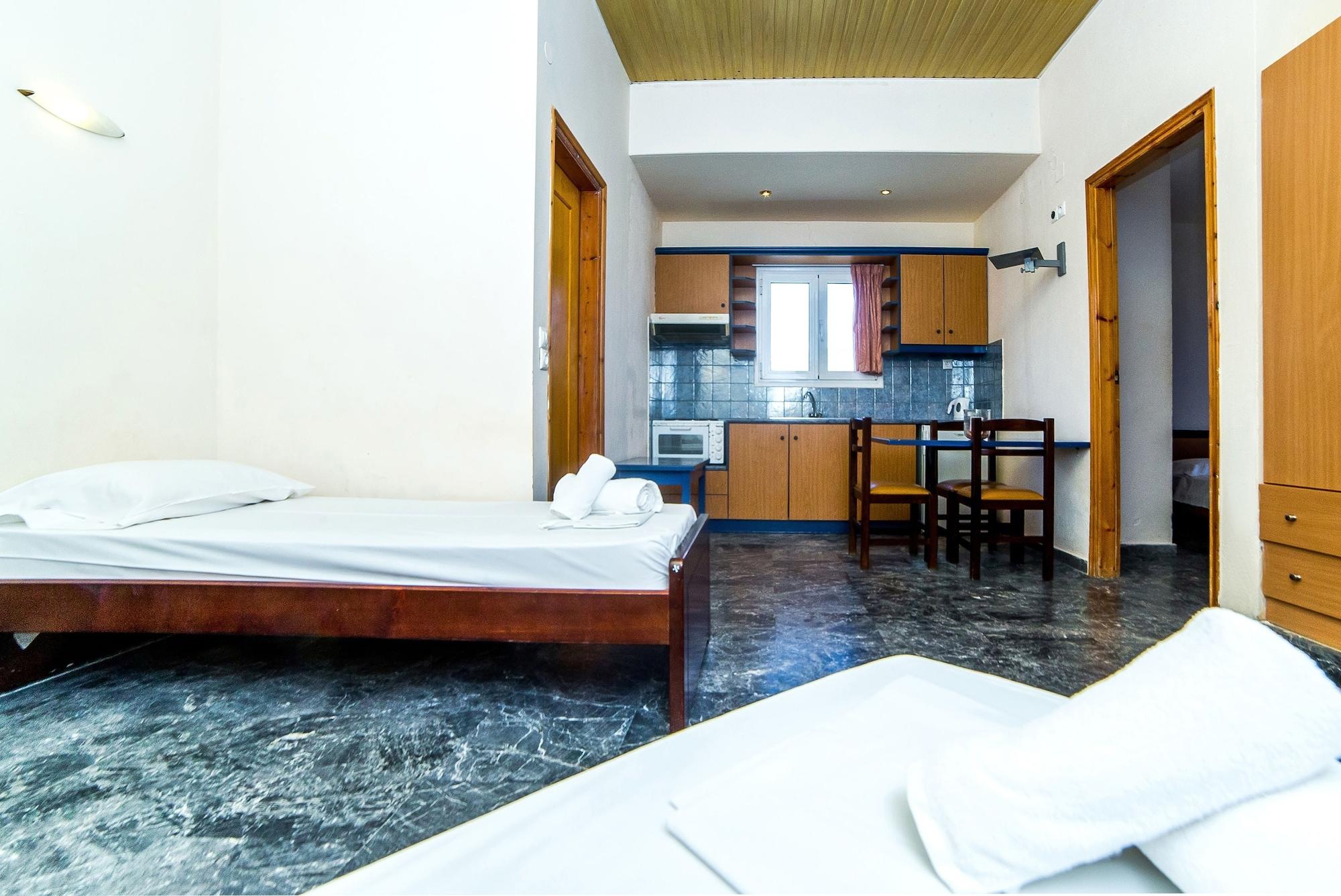 Ambrosia Hotel มาเลีย ภายนอก รูปภาพ