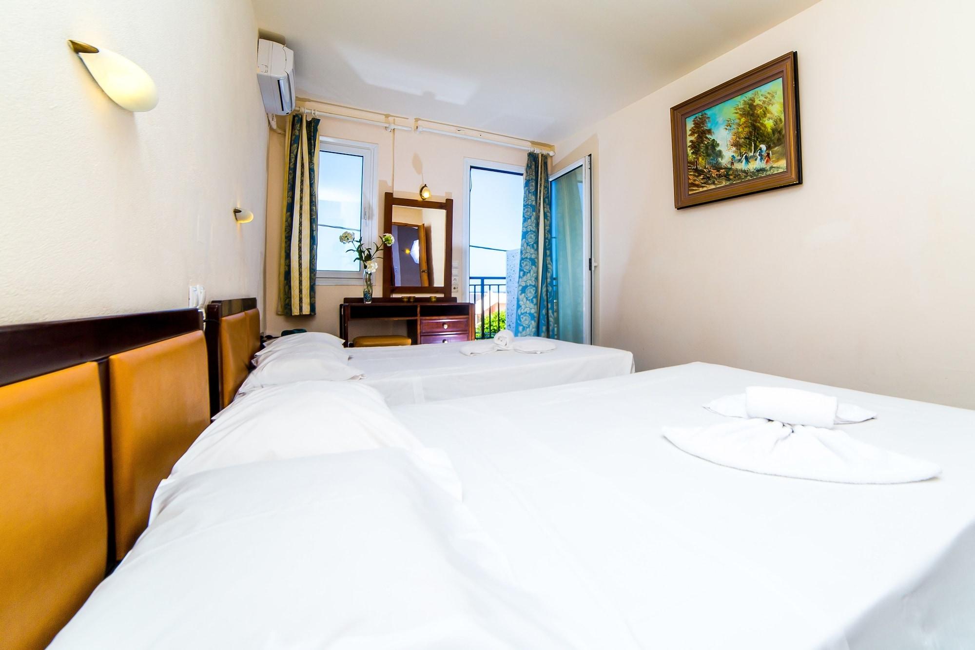Ambrosia Hotel มาเลีย ภายนอก รูปภาพ