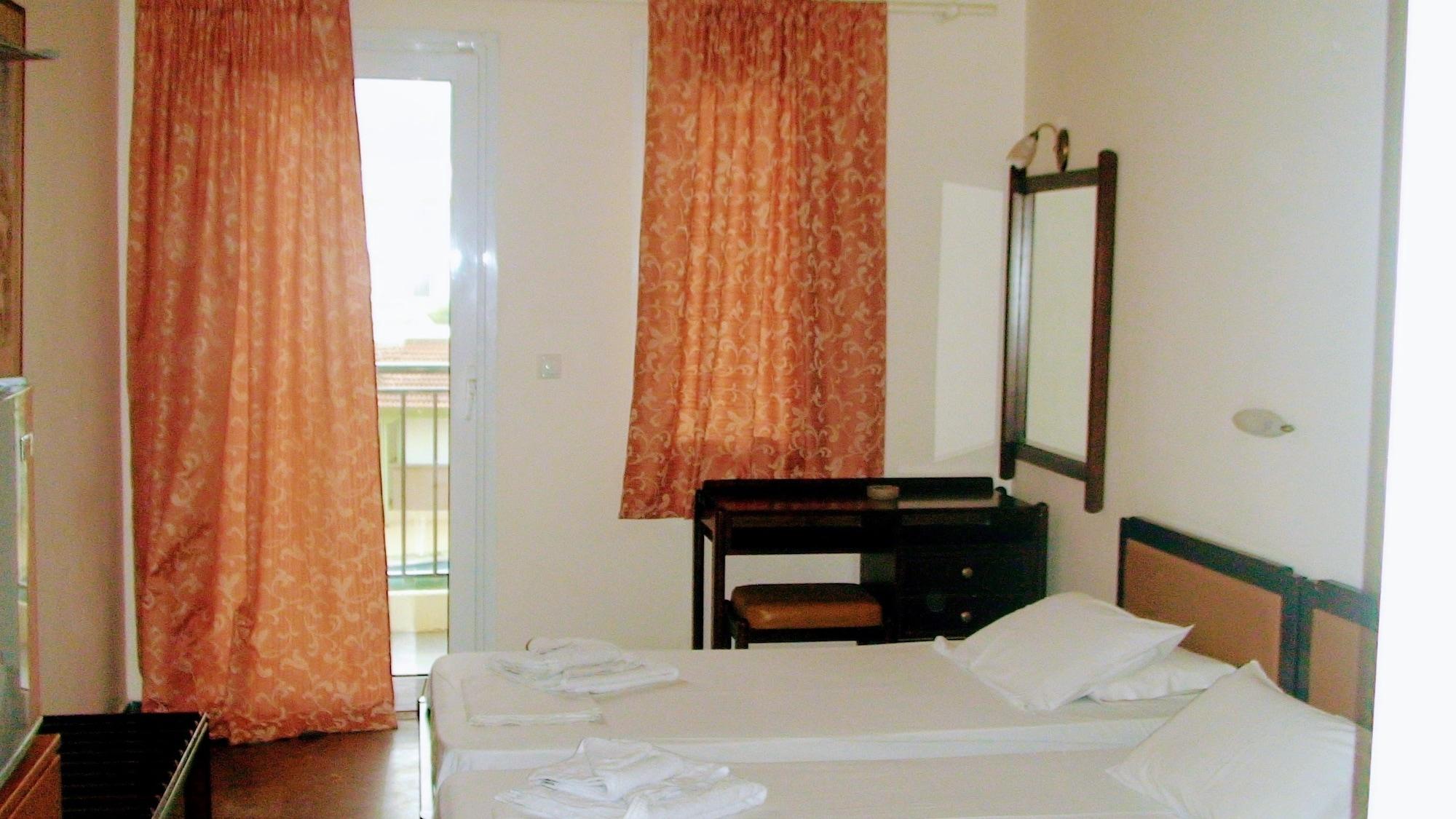 Ambrosia Hotel มาเลีย ภายนอก รูปภาพ