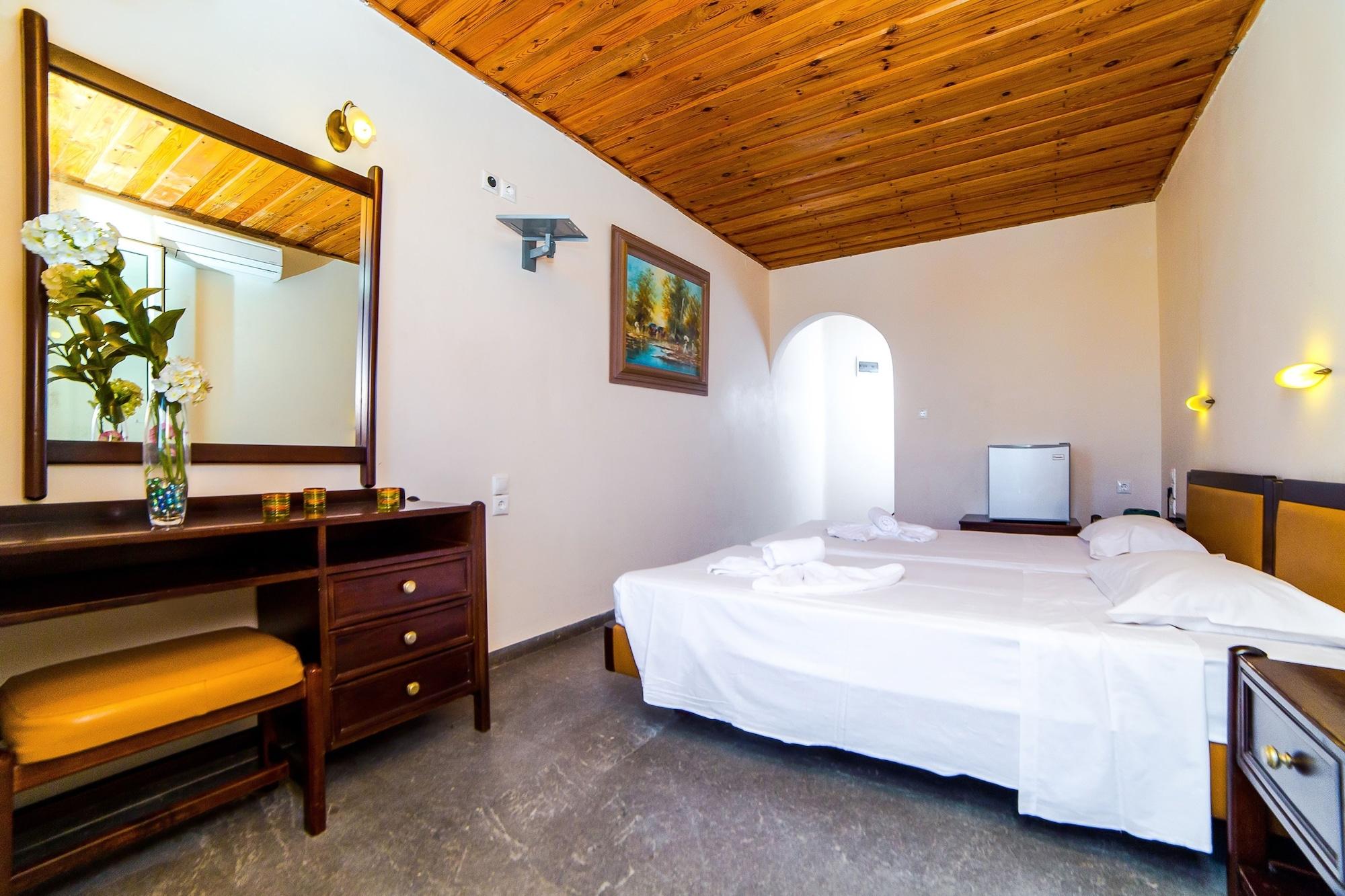 Ambrosia Hotel มาเลีย ภายนอก รูปภาพ