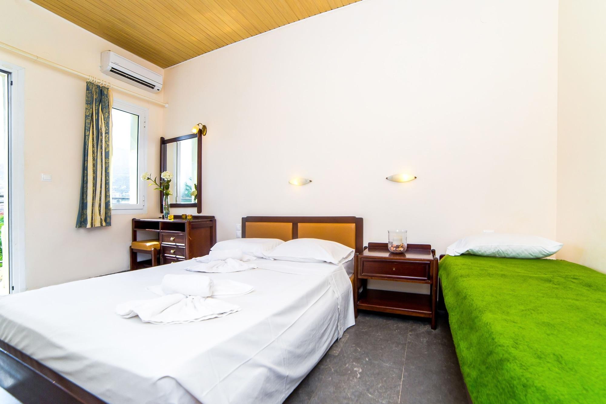 Ambrosia Hotel มาเลีย ภายนอก รูปภาพ