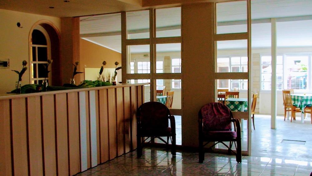 Ambrosia Hotel มาเลีย ภายนอก รูปภาพ