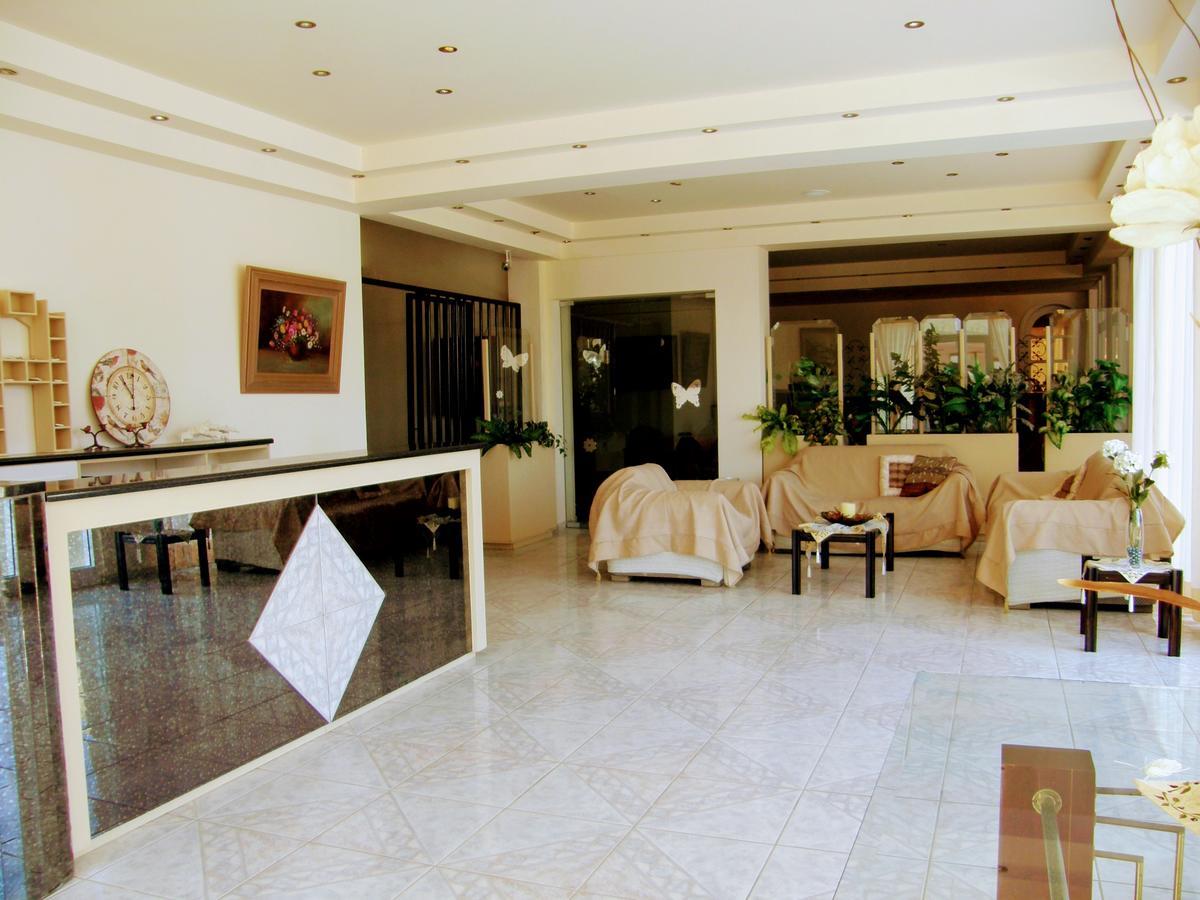Ambrosia Hotel มาเลีย ภายนอก รูปภาพ