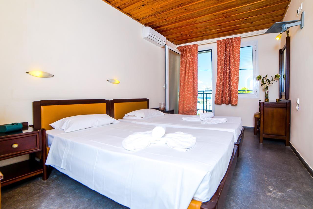 Ambrosia Hotel มาเลีย ภายนอก รูปภาพ